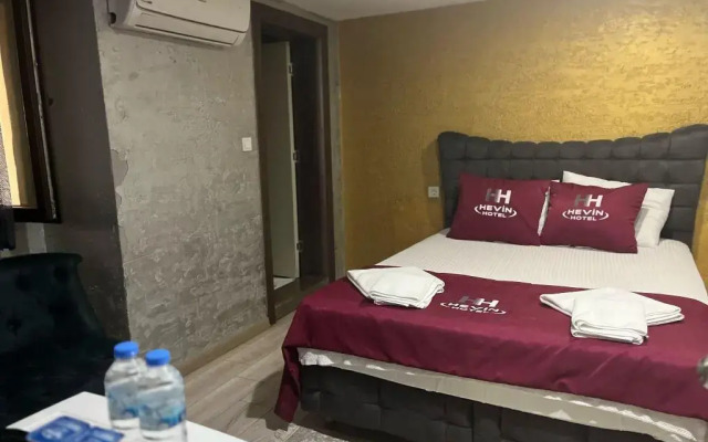 Hevi̇n Hotel