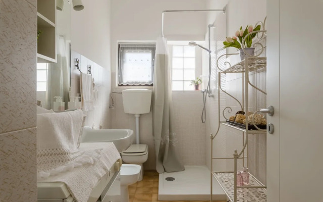 Marie Maison Salinola