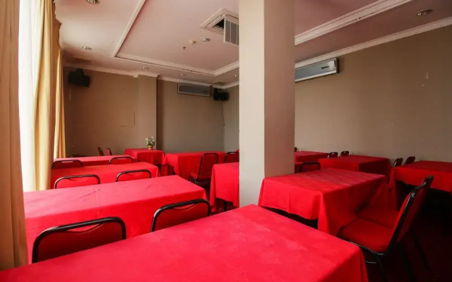 Idola Hotel