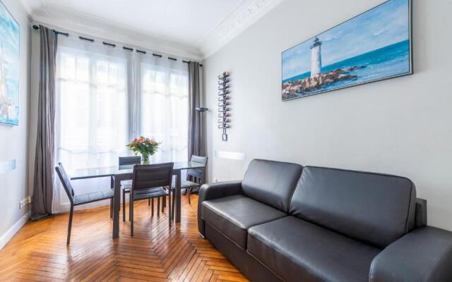 Nice Central Art Deco Flat 45 m²