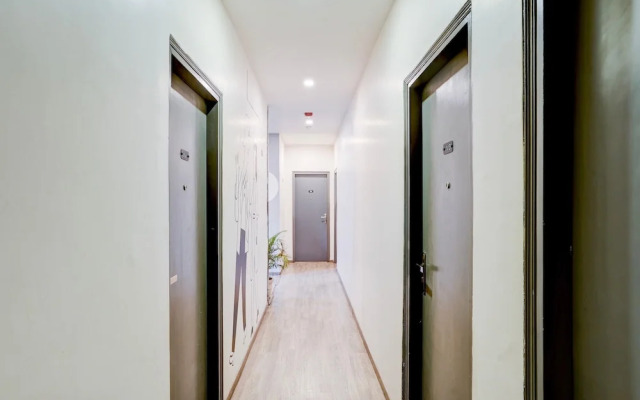 Cozy Stays Near Halasuru Metro Station