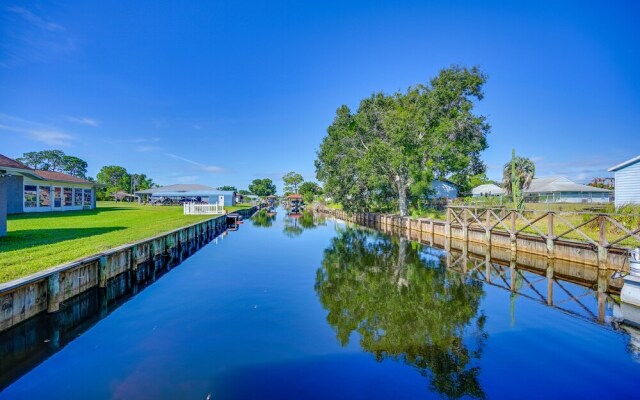 Sebring Serenity: Waterfront Retreat w/ Boat Dock!