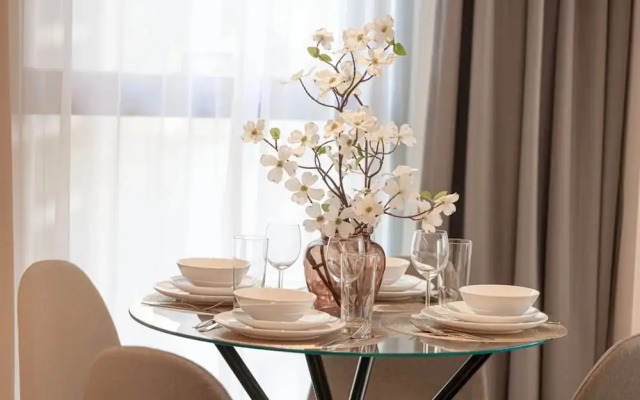 Burj Crown Lux Apartment by Dubai Mall