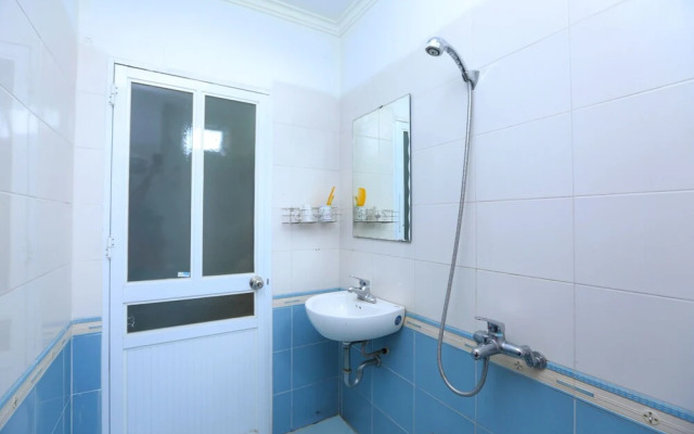 OYO 593 Bach Duong Hotel