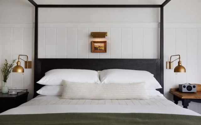 The Inn at Mattei's Tavern, Auberge Collection