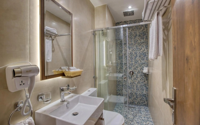 Nozol Pyramids Hotel