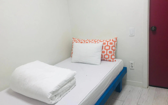 Slow Citi Guesthouse - Hostel