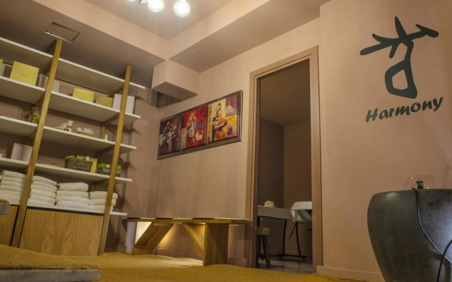 Lotus Center Apartments