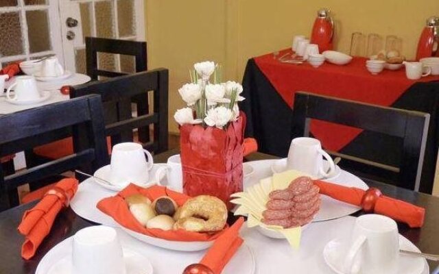 Hostal Almenas
