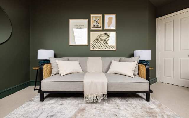 The Clapham Chambers - Stunning & Bright 3BDR Flat with Terrace