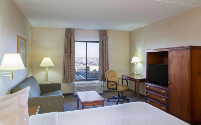 Comfort Inn & Suites Buffalo Airport