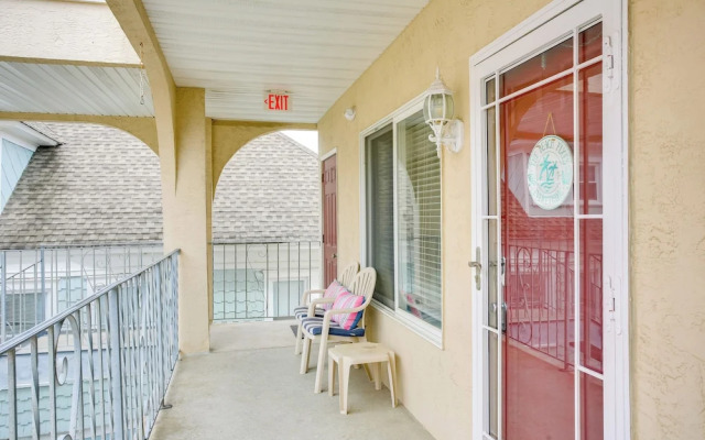 Quaint Wildwood Condo ~ Walk to Beach!