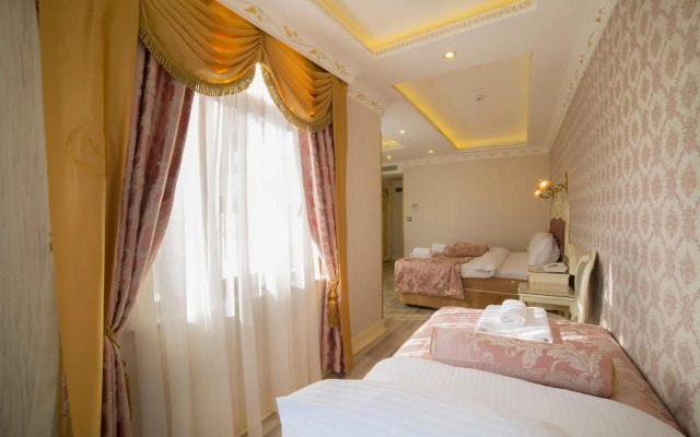 Nayla Palace Hotel