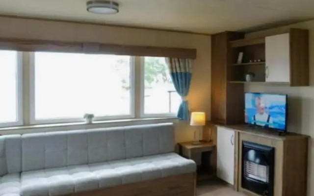 Lynch Lane Lodge - Relax in Weymouth