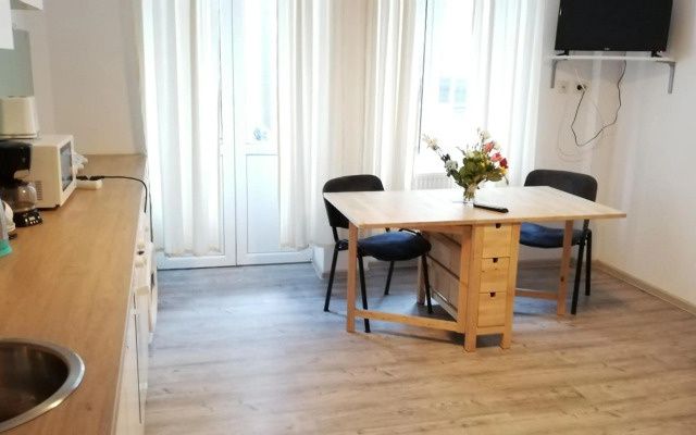 Studio Piata Amzei NR.1 (8 D)