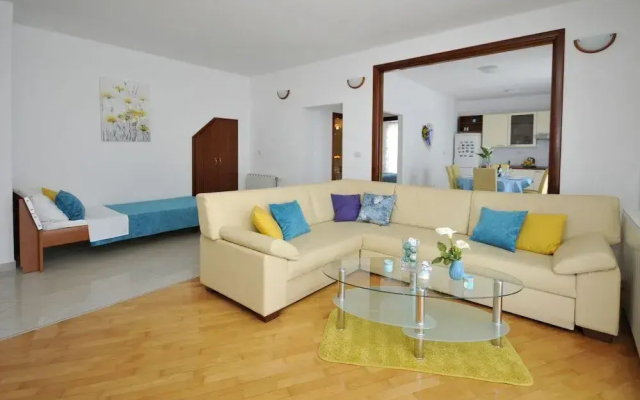 Apartments Roza