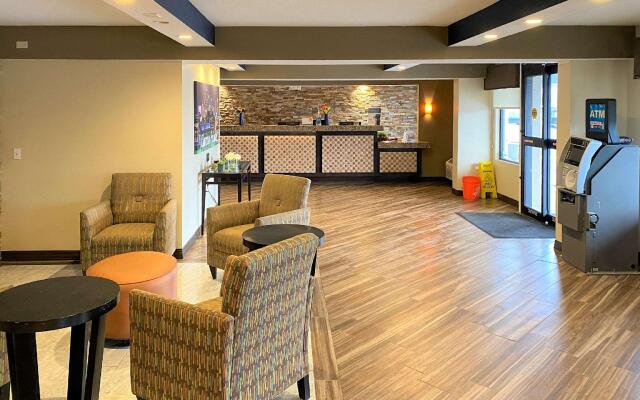 Clarion Pointe Independence - Kansas City