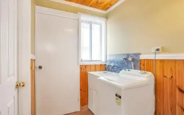 Kellraine Beach Cottages