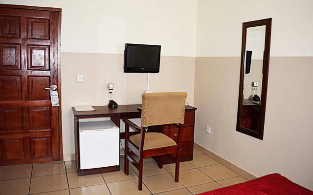 Kunta Kinte Hotel