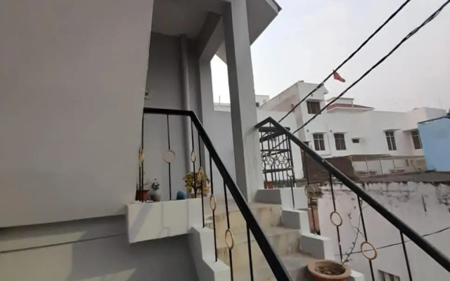 1 Room In Indira Nagar