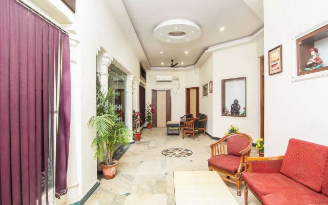 OYO 13097 Lukergunj Holidays