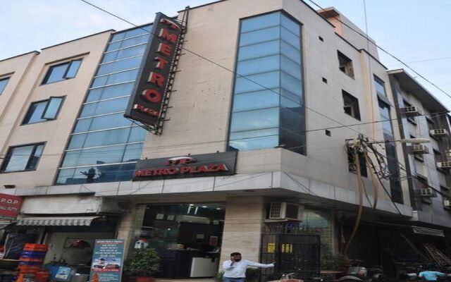 Hotel Metro Plaza - New Delhi Railway Station