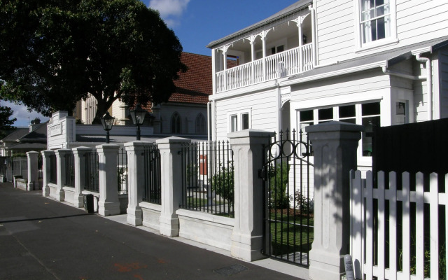 Ponsonby Manor