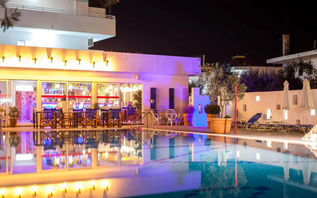 Tinas Plus Hotel