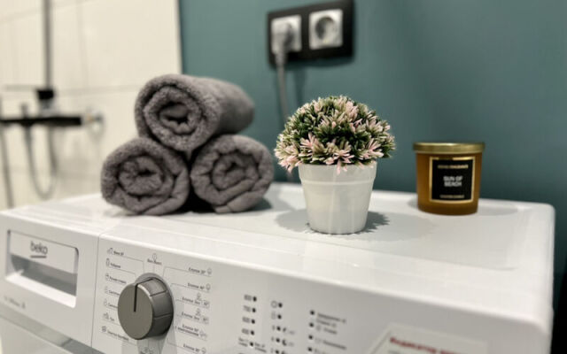 Диван и Чемодан на ул. Вокзальная магистраль, 2