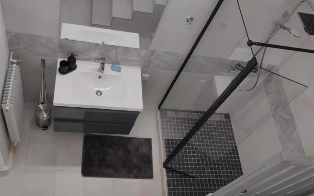 Aux Belles Pierres (Adults Only)