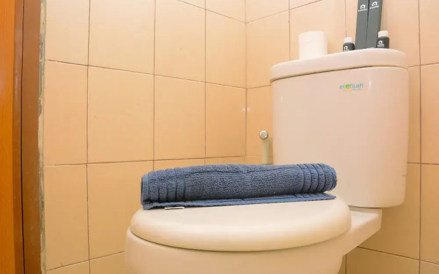 Comfort and Modern Studio Tifolia Apartment