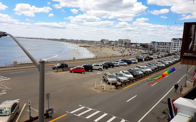 Atlantic Breeze Suites