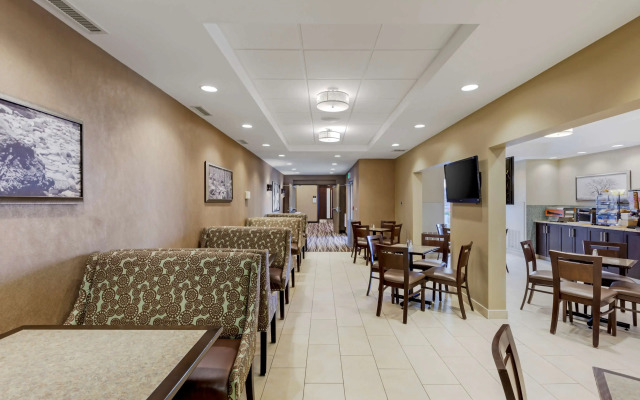 Best Western Plus Walkerton Hotel & Conference Centre
