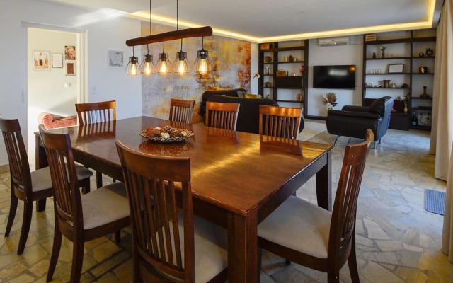 Laurus Tuli Evica in Tuli Evica