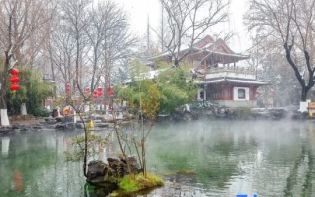 Yitel Jinan Baotu Spring