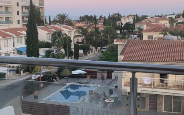 One-bedroom beach apartment, 30m from the best beach