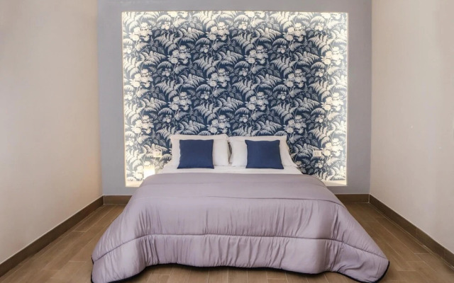 Piazza Bellini - Contemporary Art Apartment CAV