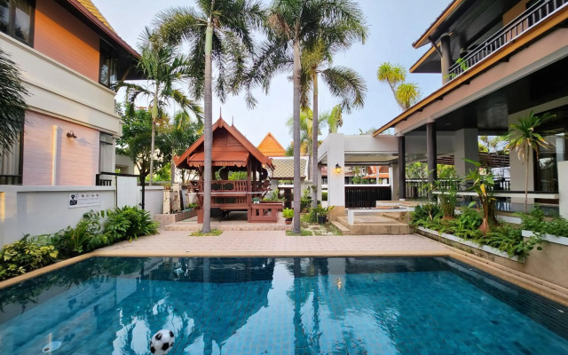 Punnapha Pool Villa  Pattaya