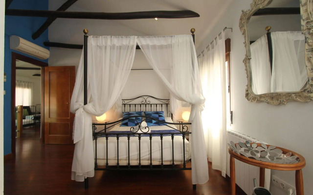 Paseo de los Tristes