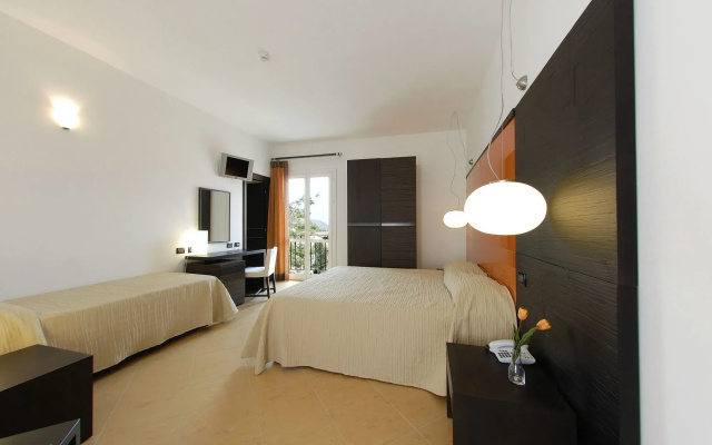 Cerri Hotel
