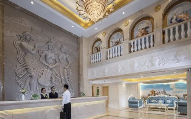 Vienna Hotel (Xinyi Jiaoyucheng River View)