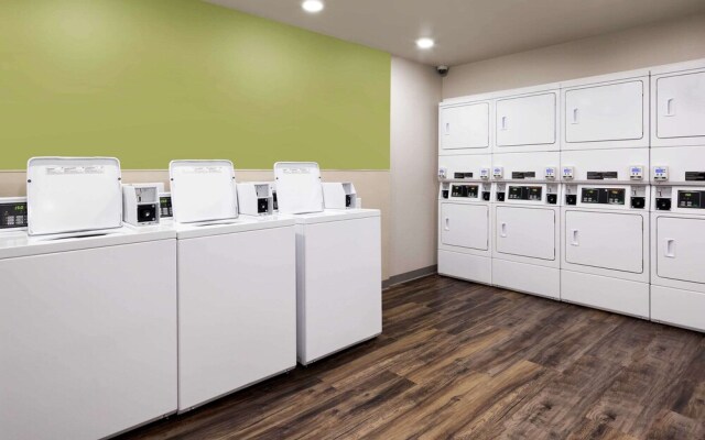 WoodSpring Suites Signature Houston IAH Airport