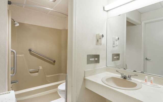 Days Inn by Wyndham Bedford