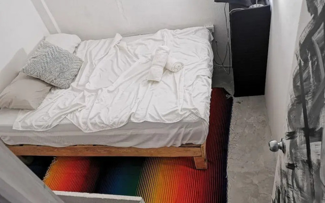 Vela Lounge & Hostel PV
