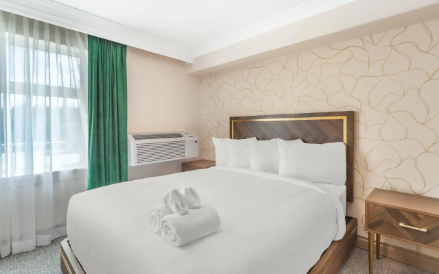 Velora Hinton, Ascend Hotel Collection