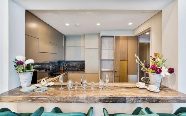 High End Luxury Stay with Full Palm Jumeirah View