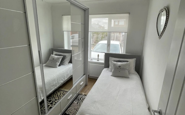 Beautiful 2-bed Bungalow in Canvey Island