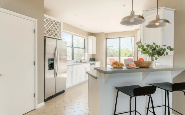 N 75th St 201 - Ivory I