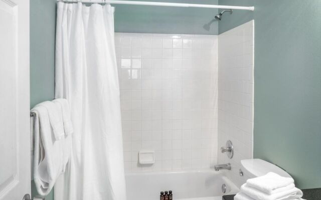 Matthew Blvd - Marina