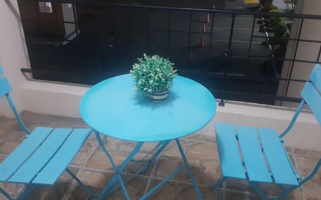 5 Star Fresh And Clean Condo In New Kingston